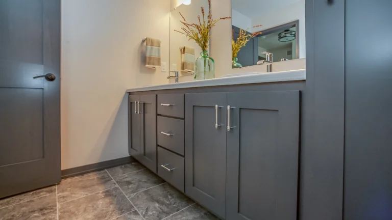 Cut Bathroom Remodelling in London Costs by 40% With These 8 Tips